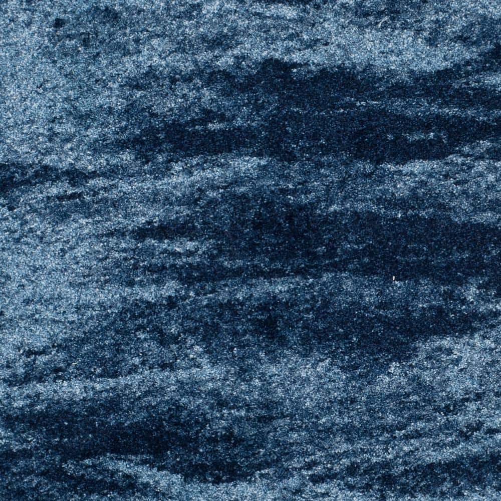 6' Round Light Blue and Blue Abstract Shag Rug