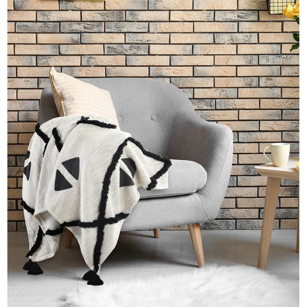 Avant Garde Black/White 50 in. x 60 in. Geometric Diamond Tassel Organic Co