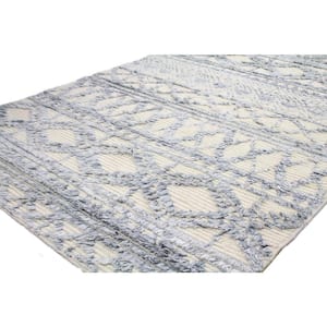 Janie Ivory/Blue 4 ft. x 6 ft. (3 ft. 6 in. x 5 ft. 6 in.) Geometric Transitional Accent Rug