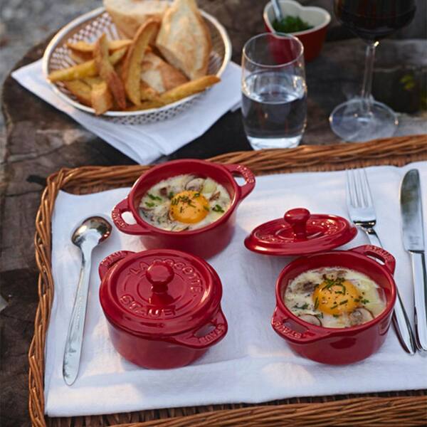 新品未開封　STAUB LUXE ギフトセット Round CP staub Ceramic 3-pc Mini Round Cocotte Set - Cherry 1015093 - The