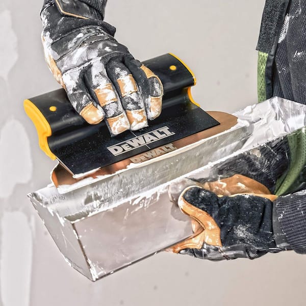 DEWALT 32 in. Skimming Blade - Aluminum Housing with 0.012 in