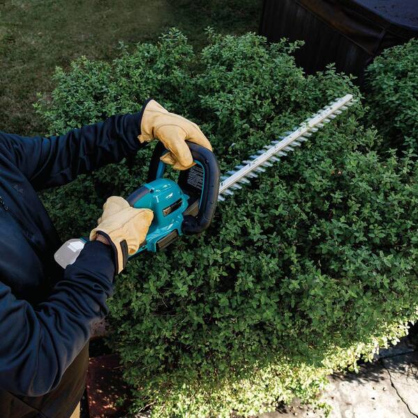 Makita XGT 40V max Brushless Cordless 30 in. Single-Sided Hedge Trimmer  (Tool Only) GHU05Z - The Home Depot