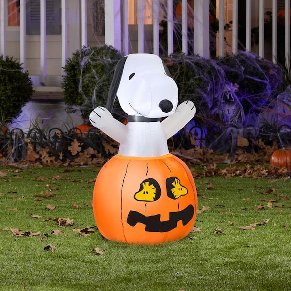 36 in. Inflatable Snoopy in Pumpkin with Woodstock G-64371 - The