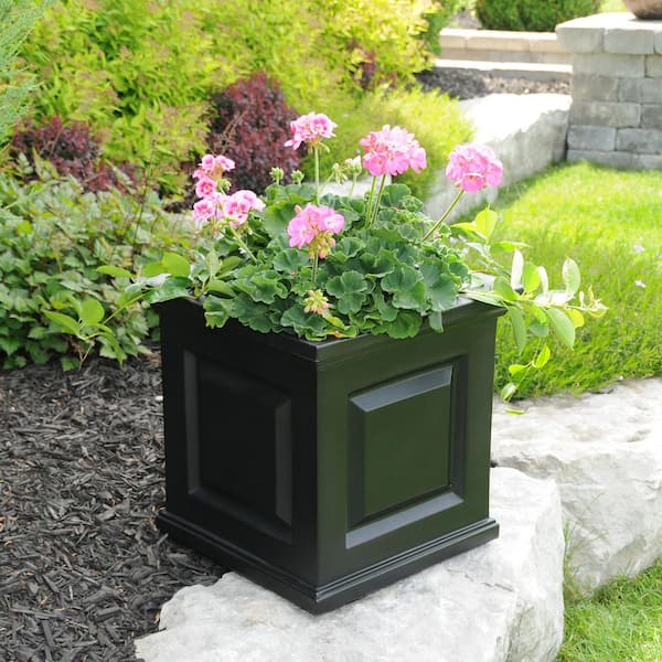 Mayne Nantucket 16 in. Square Self-Watering Black