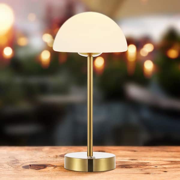https://images.thdstatic.com/productImages/79e05859-5a36-4f23-8242-8ade7eaf862b/svn/brass-gold-jonathan-y-table-lamps-jyl7109c-40_600.jpg