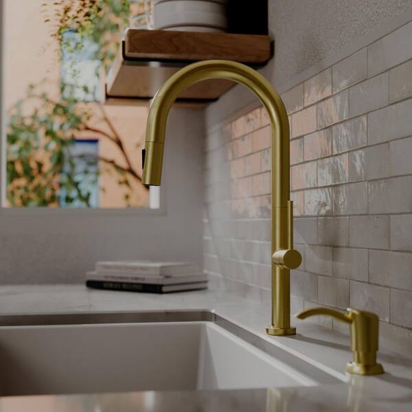 Brynford Single Handle Pull-Down Sprayer Kitchen Faucet in Spot-Free Brushed Gold