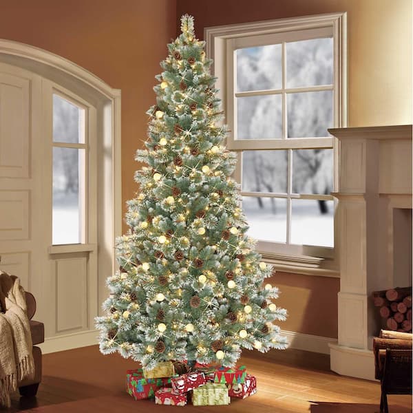 7.5 ft Pre-Lit Frosted Berry Spruce PE/PVC Tree Sure-Lit Pole 500 Warm White LED Lights, Green