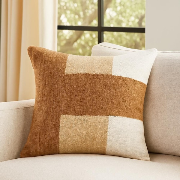 Skio Brown and White Feathers and Polyester 22 in. x 22 in. Throw Pillow
