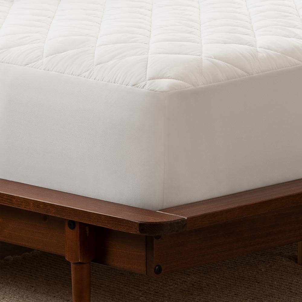 Twin White Waterproof Quilted Mattress Pad