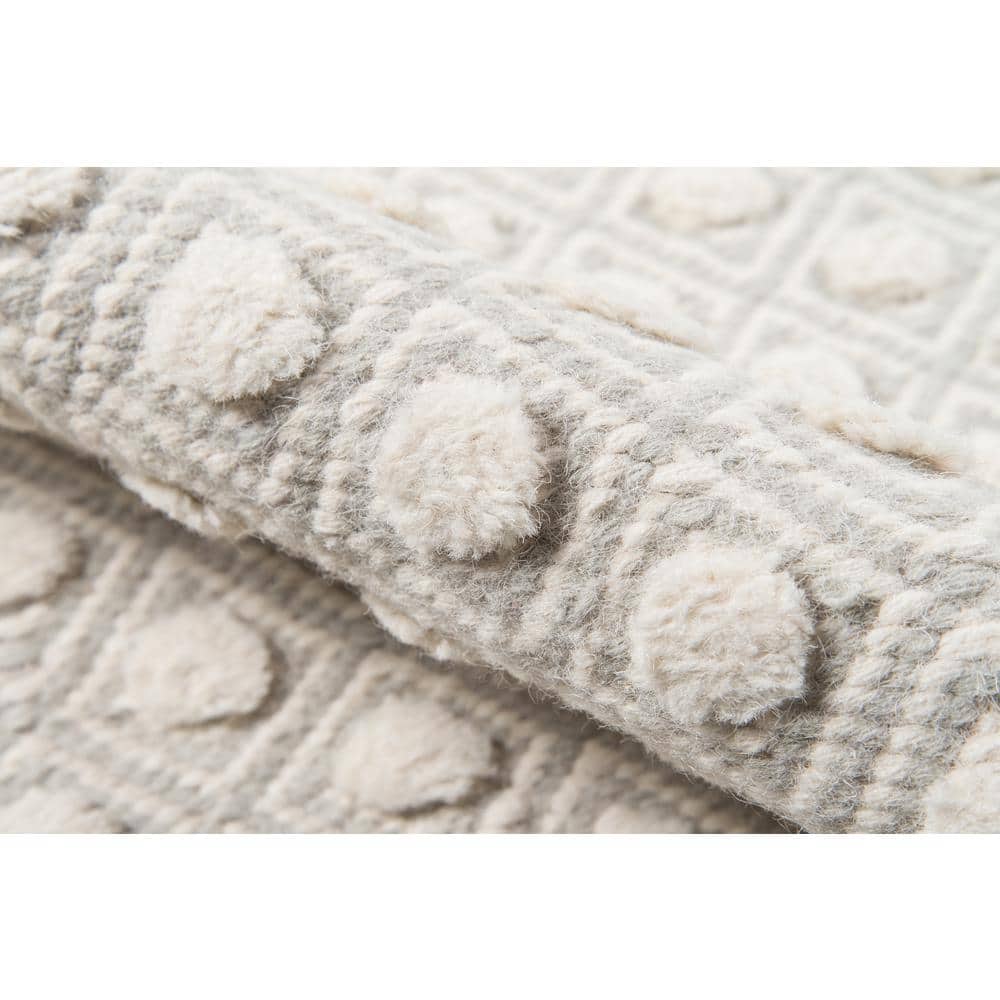 Handwoven Hygge Gray Geometric Wool Area Rug 2' x 3'