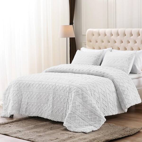 Feather & Loom Three-Dimensional Carved Plush 3-Piece White Polyester King Comforter Set