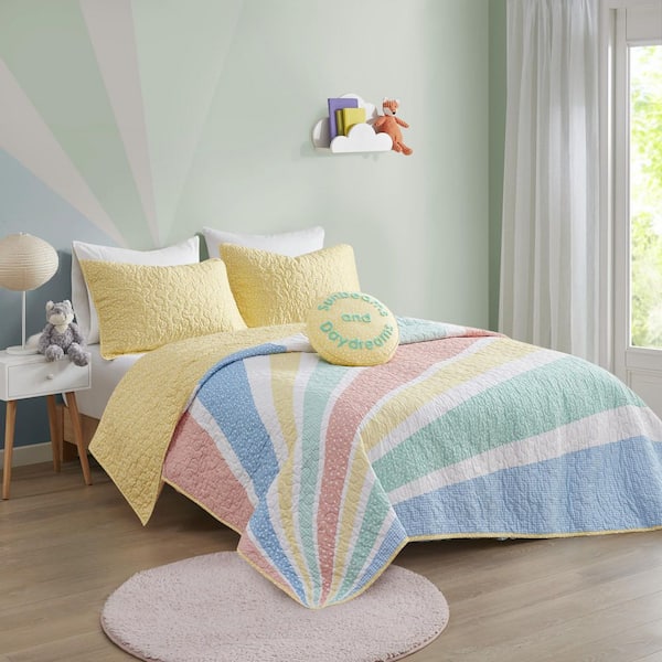 Intelligent Design Kids Jessie 3-Piece Yellow Twin Rainbow Sunburst Reversible Cotton Coverlet Set