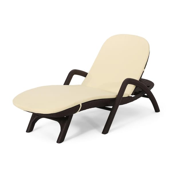 Unbranded Wicker Outdoor Chaise Lounge with Removable Beige Cushion, Patio Chaise Lounge