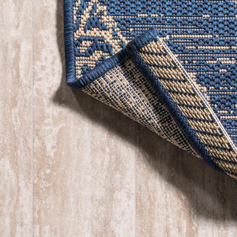 Navy/Beige Medallion 4'x6' Reversible Indoor/Outdoor Rug
