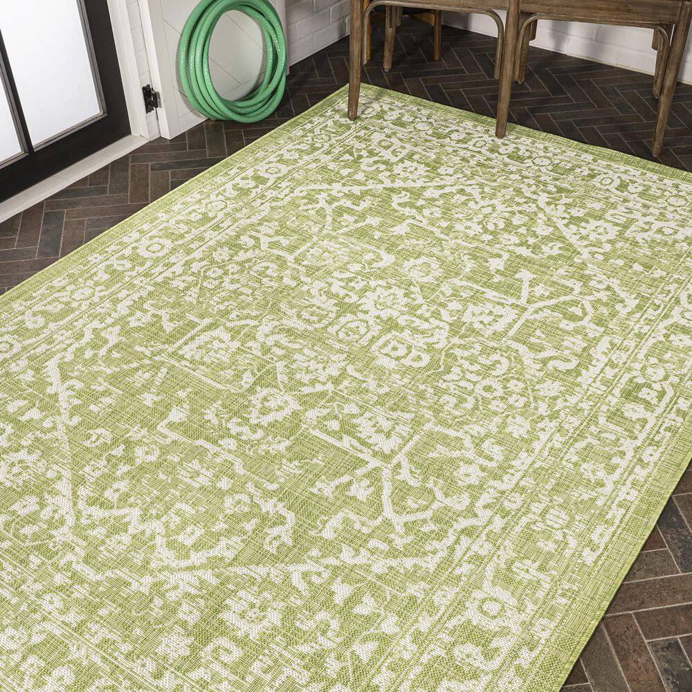 Light Green and Ivory Abstract Viscose Area Rug, 4' x 6'