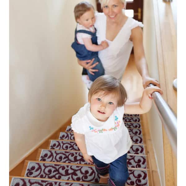 Leaves Collection Red 9 in. x 28 in. Polypropylene Stair Tread Cover (Set of 15)