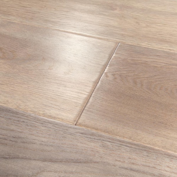Mohawk Artist Dream Heirloom Hickory 0.5 in. T x 7.5 in. W Hand Scraped Engineered Hardwood Flooring (27.41 sq. ft./case)