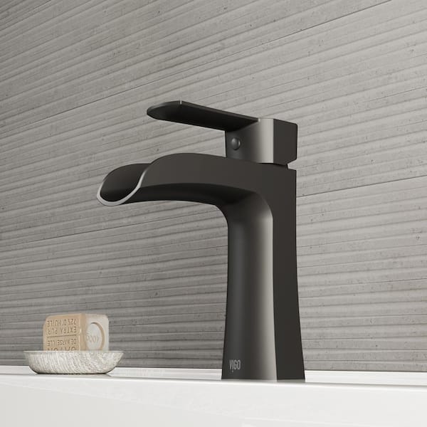 Paloma Single Handle Single-Hole Bathroom Faucet in Matte Black