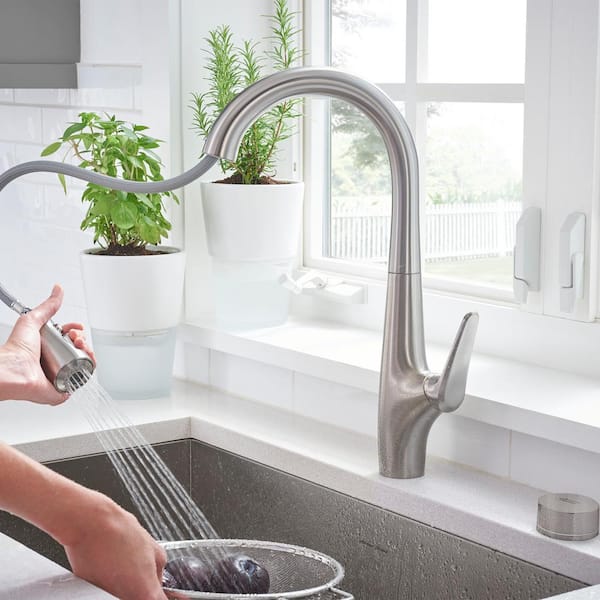 Saybrook Filtered Single-Handle Pull Down Sprayer Kitchen Faucet in Stainless Steel