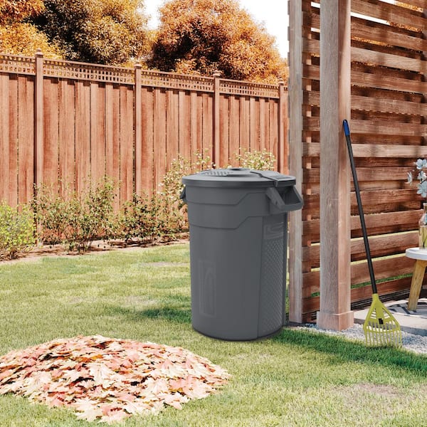 Suncast Commercial 32 Gal. Gray Outdoor Trash Can TCU32 - The Home