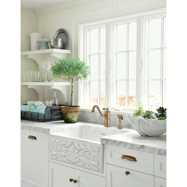 https://images.thdstatic.com/productImages/7b1906d4-90bb-4762-a922-9e7ffc1a1a92/svn/white-whitehaus-collection-farmhouse-kitchen-sinks-whflgo3018-white-31_600.jpg