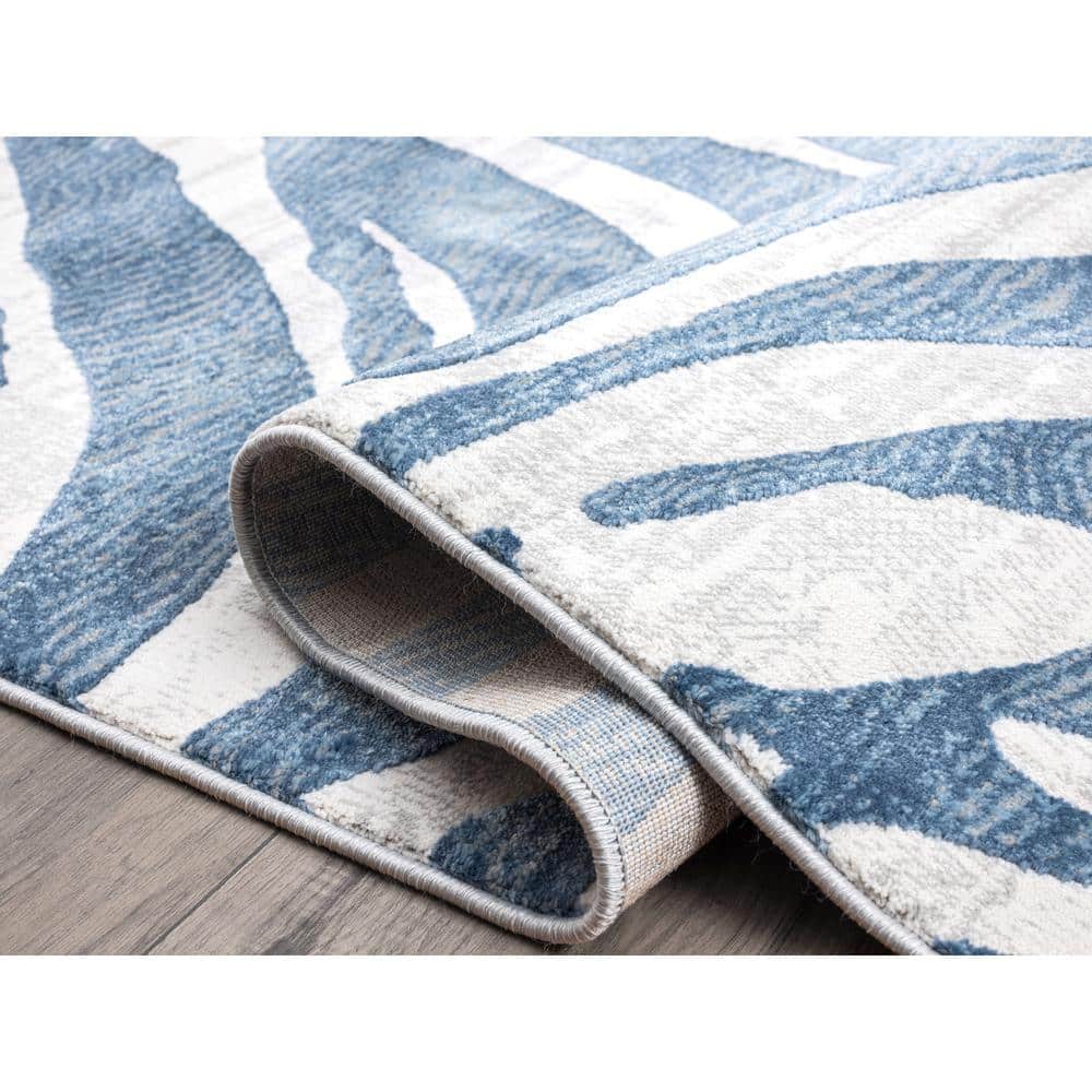 Nova Blue and White 4' x 6' Synthetic Zebra Print Area Rug