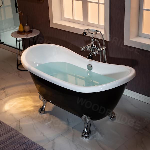 https://images.thdstatic.com/productImages/7b22152a-c0c7-40ff-a53b-cfa21a23d373/svn/black-with-chrome-trim-woodbridge-clawfoot-tubs-hbt7072-a0_600.jpg