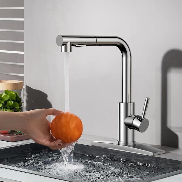 Single Handle Pull Down Sprayer Kitchen Faucet with Advanced Spray Pull Out Spray Wand Spot Resistant in Polished Chrome
