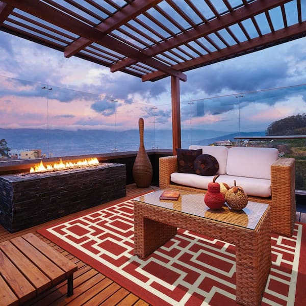 Red, Ivory 8 ft. x 11 ft. Loomed Geometric Polypropylene Rectangle Indoor/Outdoor Area Rug