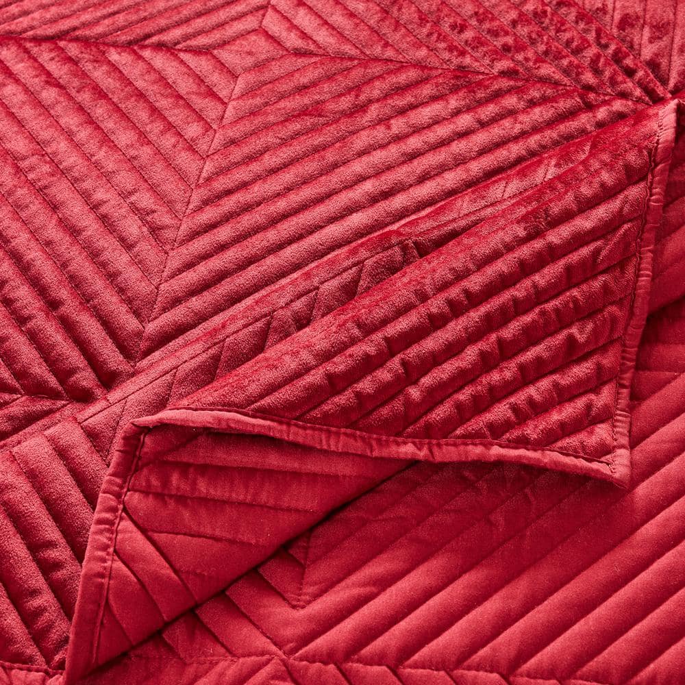 Riviera Red Velvet Quilted Throw Blanket, 50x60 inches