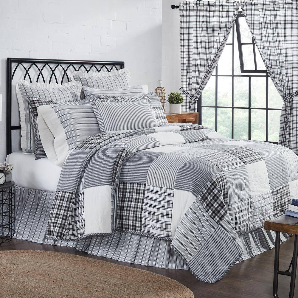 VHC Brands Sawyer Mill Patchwork California King Quilt  Black  130x115