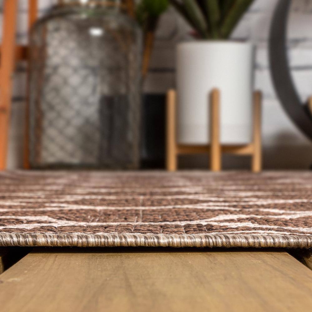 Espresso and Taupe Trellis Flat Woven 8' x 10' Area Rug
