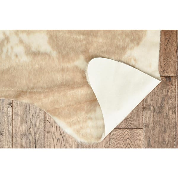 Crocus Caramel and Cream 5 ft. x 6 ft. Polyester Machine-Made Cow Hide Area rug