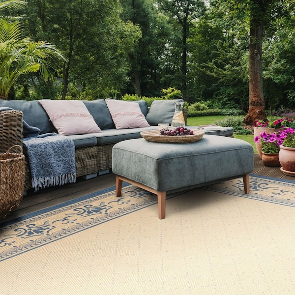 Courtyard Natural/Blue 8 ft. x 8 ft. Square Border Indoor/Outdoor Patio  Area Rug