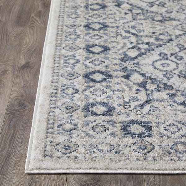 Kehleigh Avnorie Blue 4 ft. x 6 ft. Oriental Polypropylene Indoor Area Rug