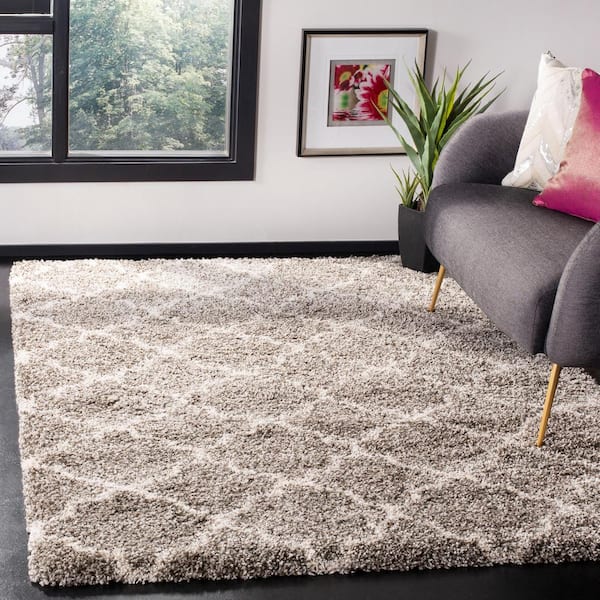 Hudson Shag Gray/Ivory 6 ft. x 9 ft. Geometric Quatrefoil Area Rug