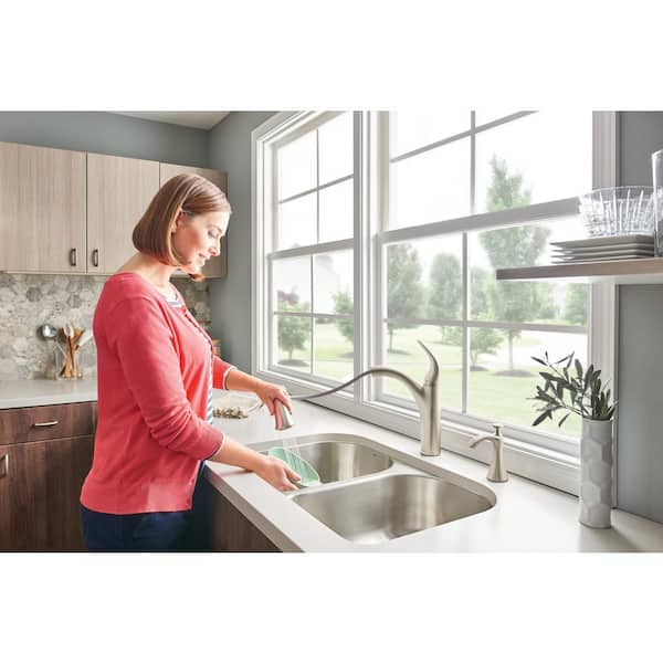 Camerist Spot Resist Stainless 13.13 in. H Pull Out Sprayer Kitchen Faucet with 120 Degree Spout Swivel and Power Clean