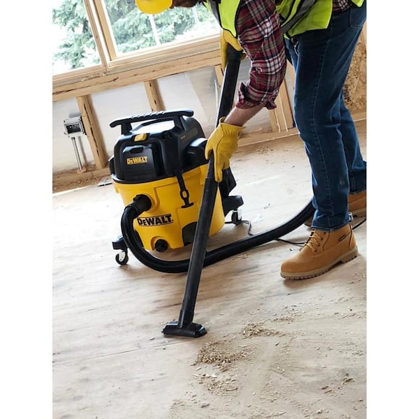 DEWALT 9 Gal. Portable Wet/Dry Vacuum with Hose Accessories and