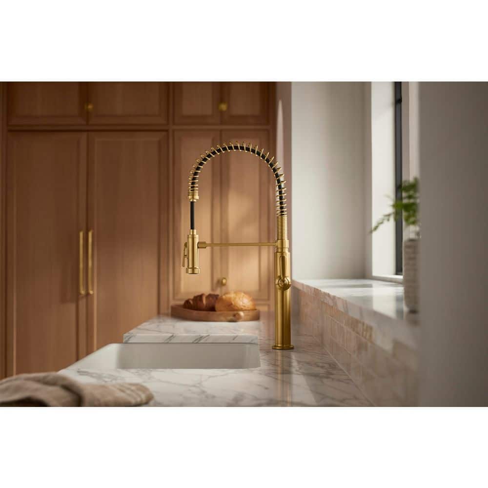 Polished Chrome Semi-Professional Kitchen Faucet with Pull-out Spray