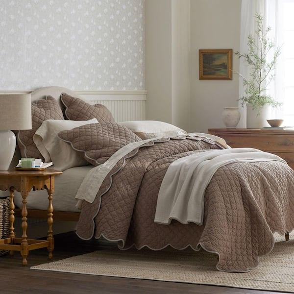 Company Cotton Scallop Quilt