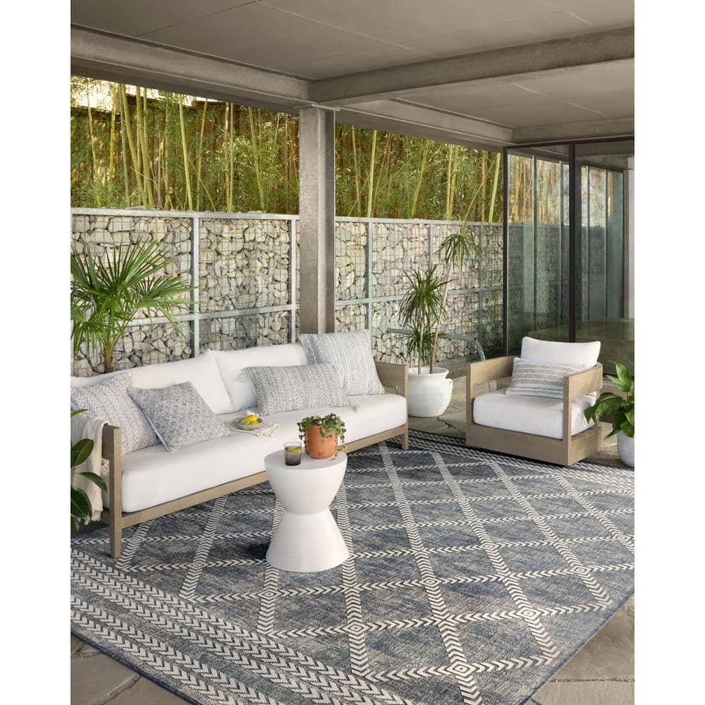 Denim and Ivory Geometric Synthetic Indoor/Outdoor Rug 2'-2" x 3'-9"