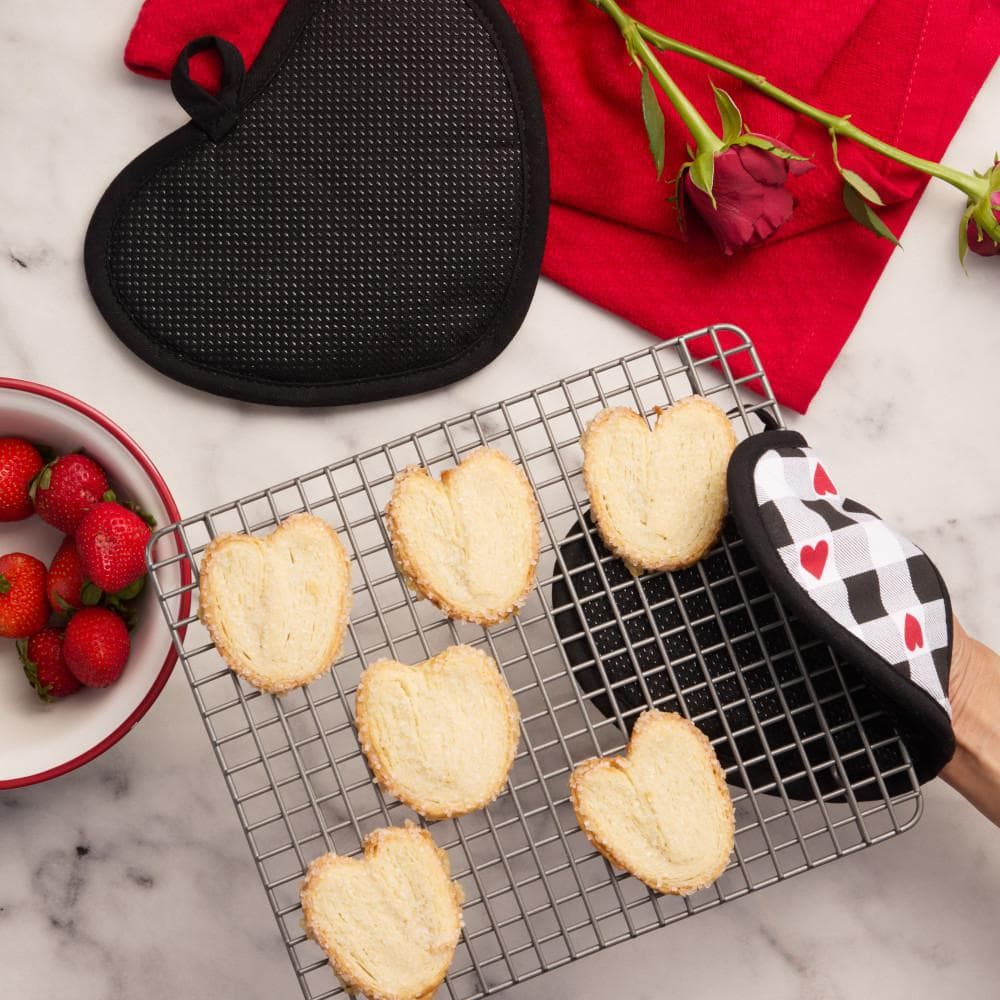 Heart-Shaped Gingham Pot Holders with Silicone Grip, 2-Pack