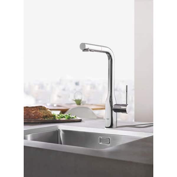 Essence New Single Hole Single-Handle Pull-Out Sprayer Kitchen Faucet with Dual Spray in StarLight Chrome