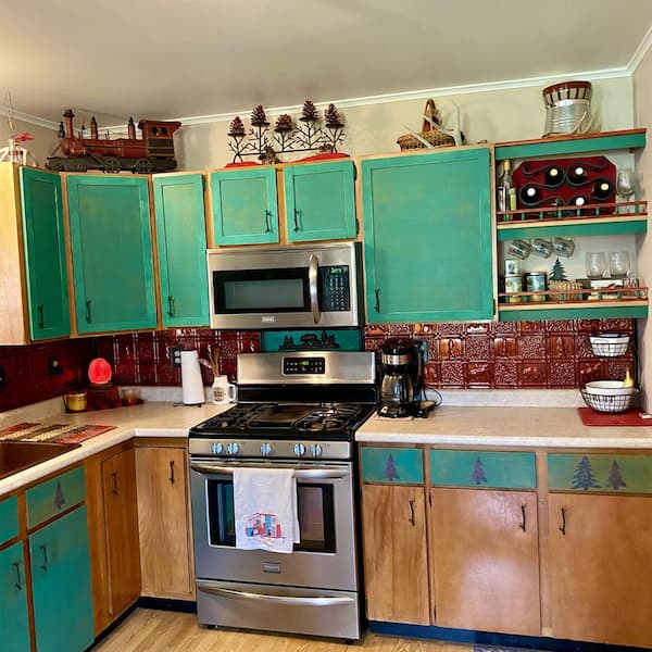 American Tin Ceilings Tin Backsplash [5-Pack With Trim Kit] In