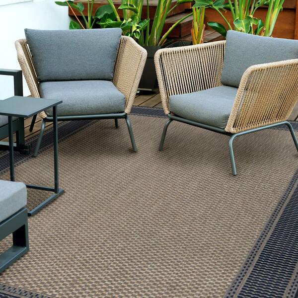 Blue/Gray Texture Border 5 ft. x 7 ft. Indoor/Outdoor Area Rug