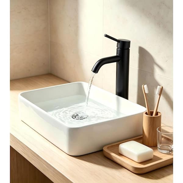 Modern Luxurious Single Handle Single Hole Bathroom Sink Faucet Bathroom Faucet with Handle in Matte Black
