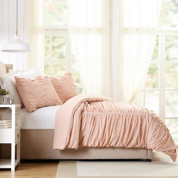 https://images.thdstatic.com/productImages/7c7a5c98-06c9-4d44-8cbe-27e4e04719cf/svn/modern-heirloom-bedding-sets-c068918bheds-c3_600.jpg