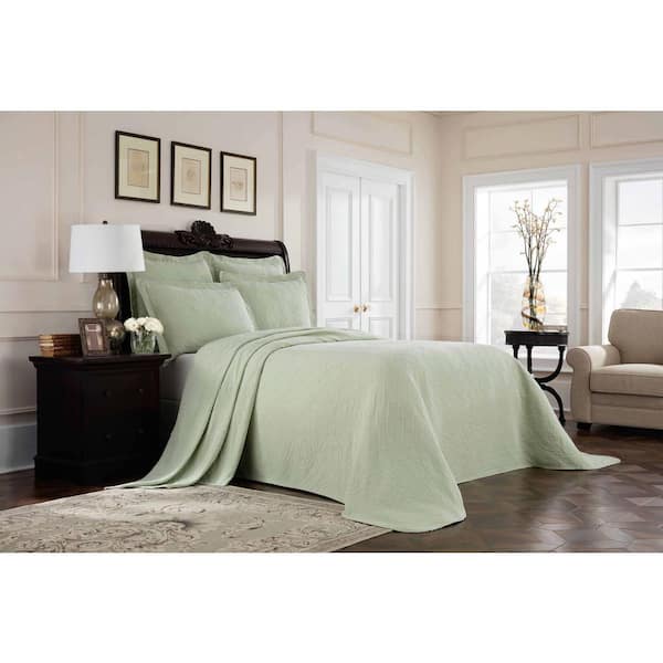 Royal Heritage Home Williamsburg Richmond Green Solid Queen Coverlet