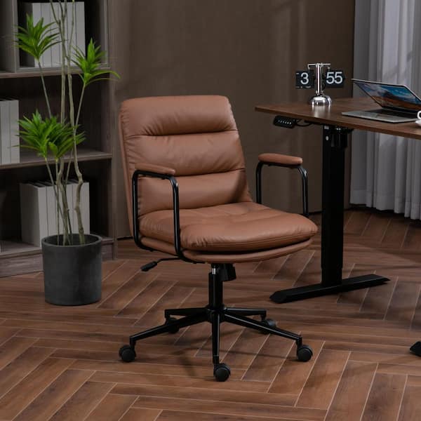 Leather Adjustable Height Swivel Office Chair in Brown, Reclining 40°, Wheels and Upholstered Arms