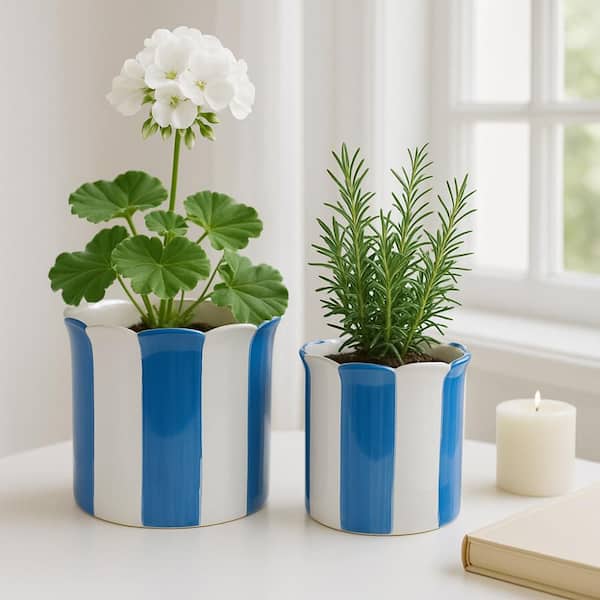 Liv & Skye 6 in and 8 in. Blue Ceramic Striped Scallop Edge